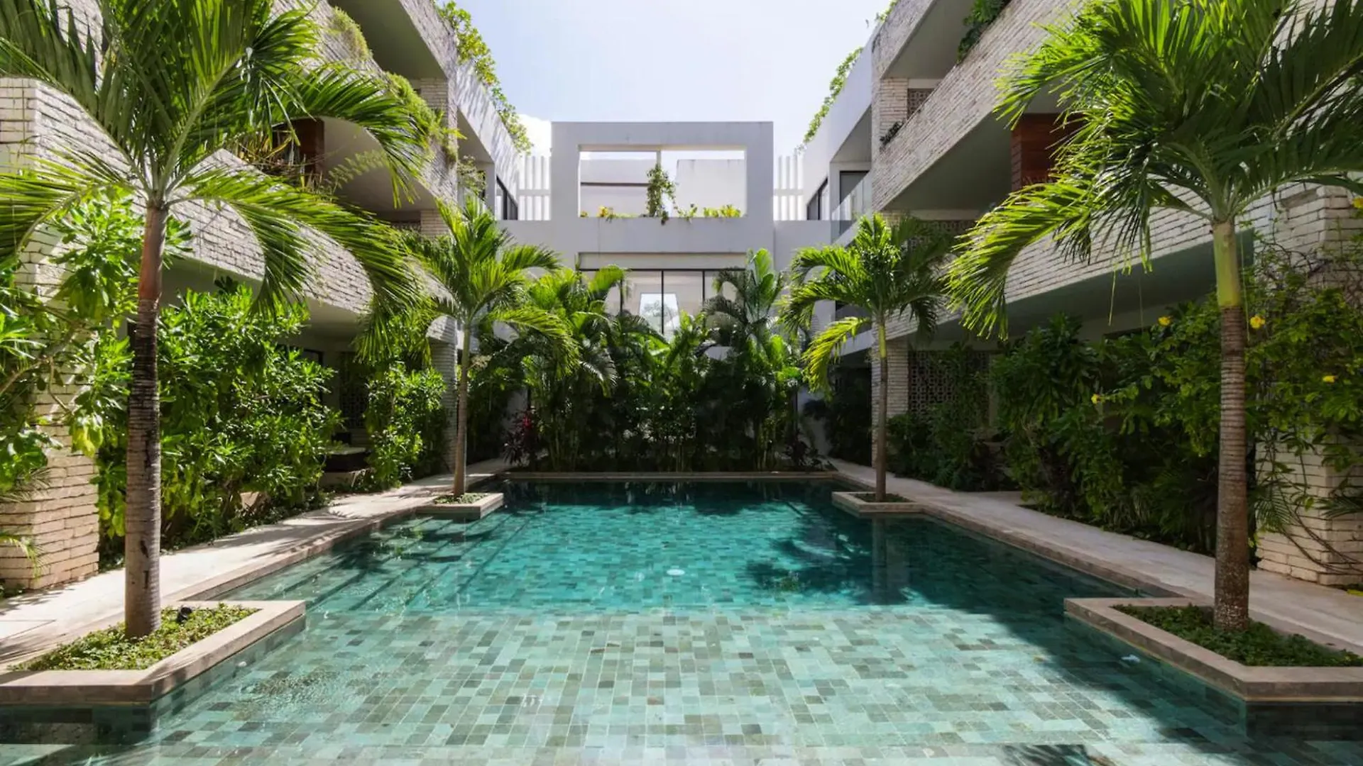 Spacious Tulum Condo For 10 Great Amenities location