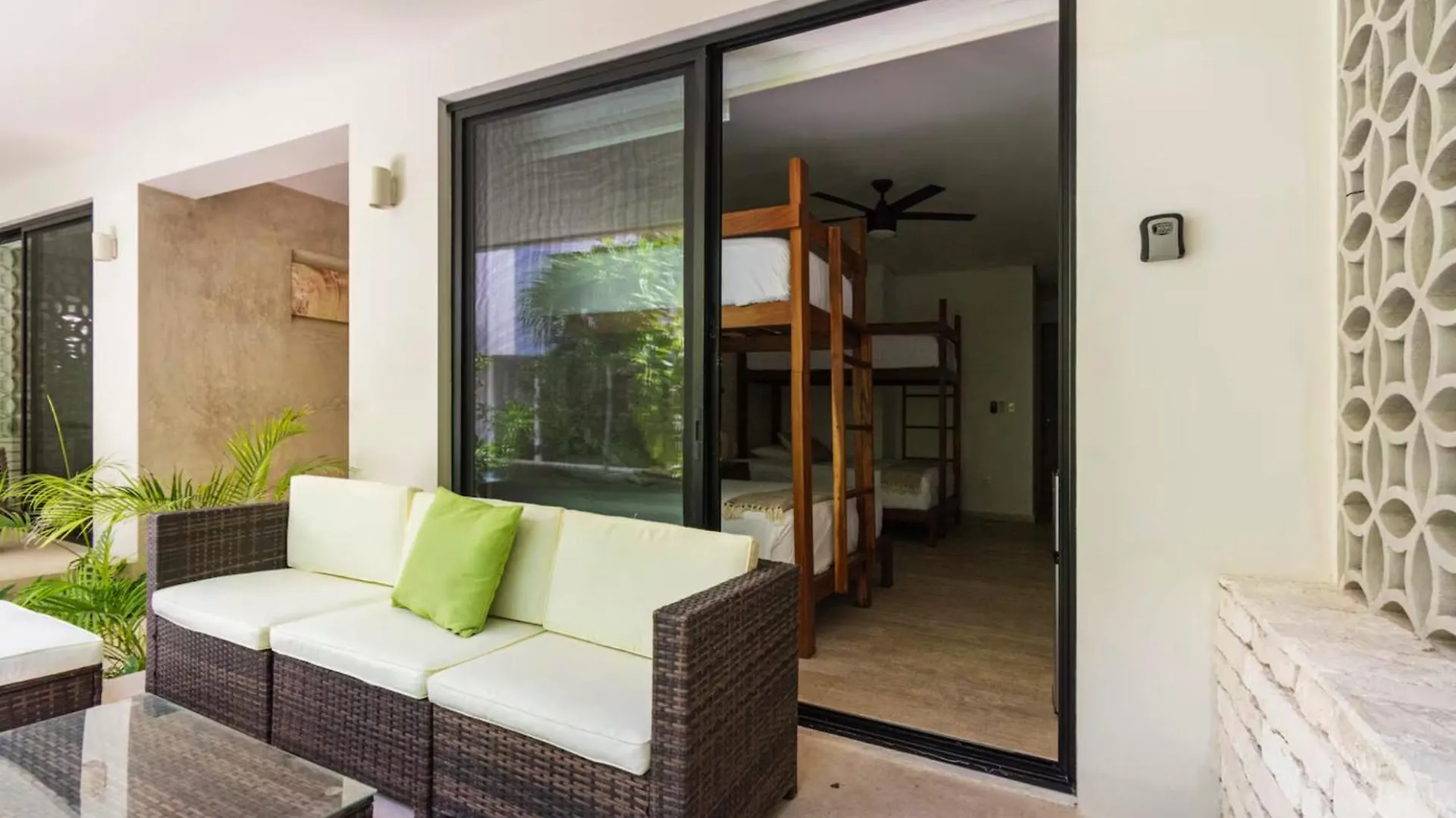 Spacious Tulum Condo For 10 Great Amenities Διαμέρισμα